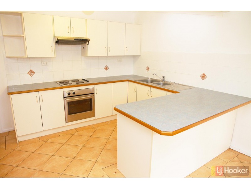 33 James Street, Scarborough QLD 4020