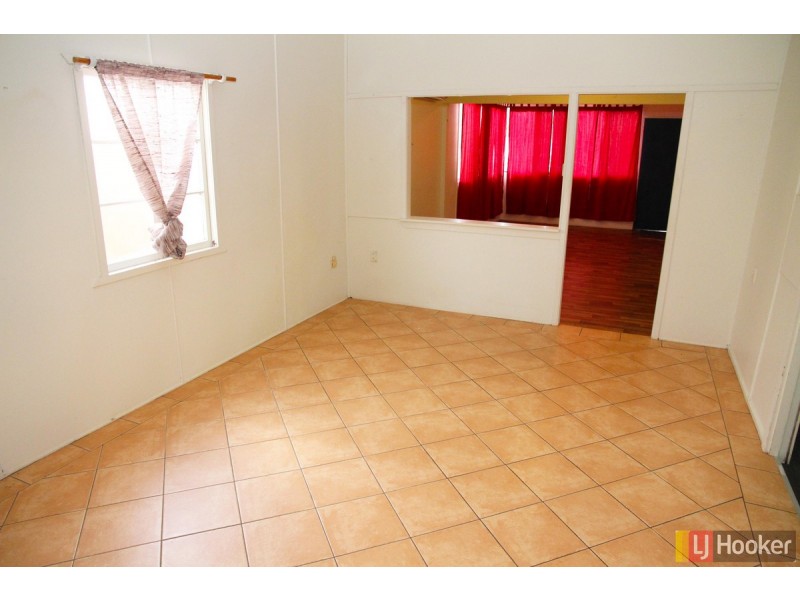 33 James Street, Scarborough QLD 4020
