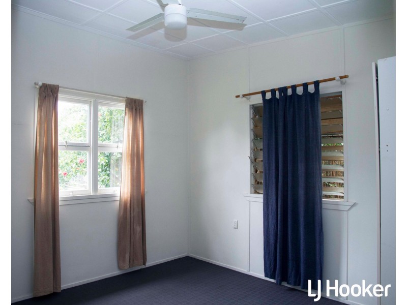 33 James Street, Scarborough QLD 4020