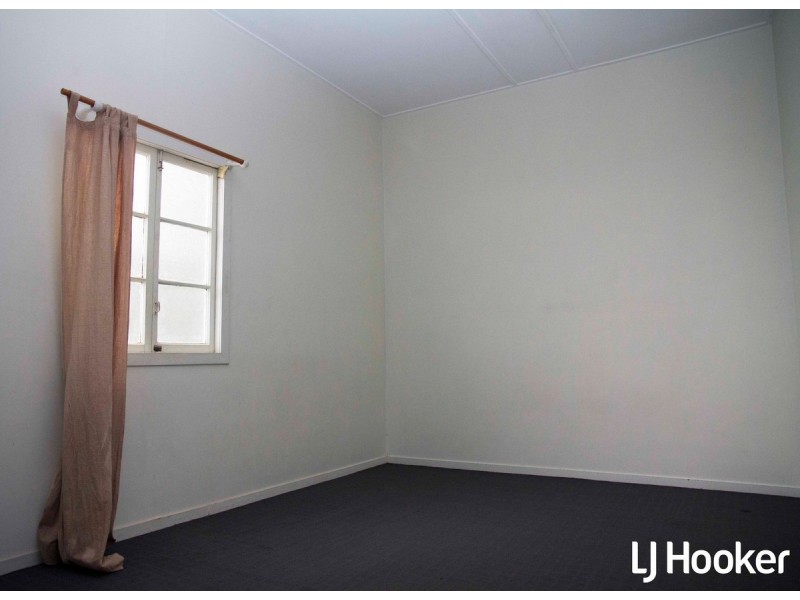 33 James Street, Scarborough QLD 4020