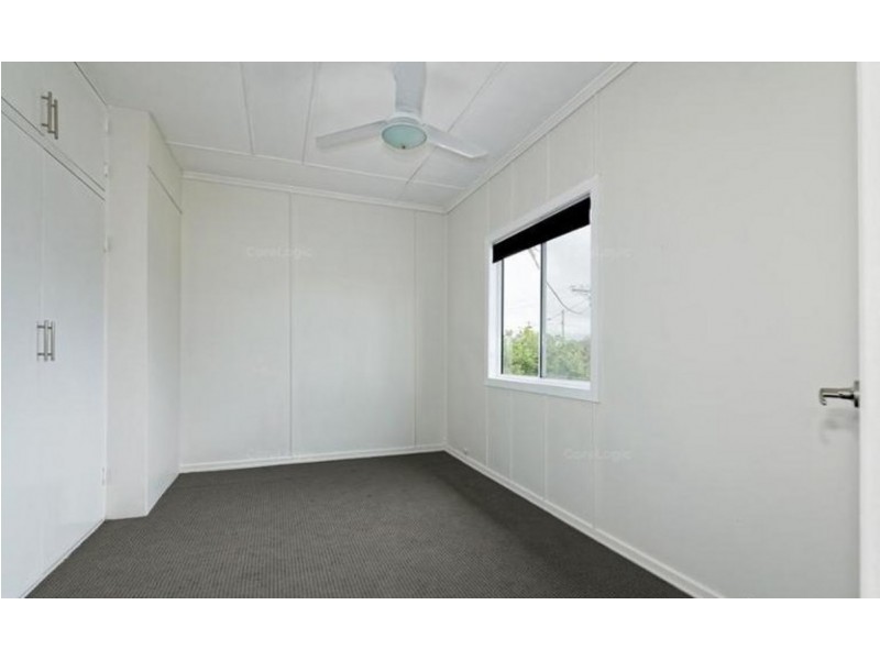 15 Griffith Road, Scarborough QLD 4020