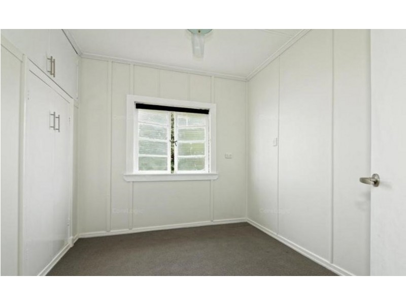 15 Griffith Road, Scarborough QLD 4020