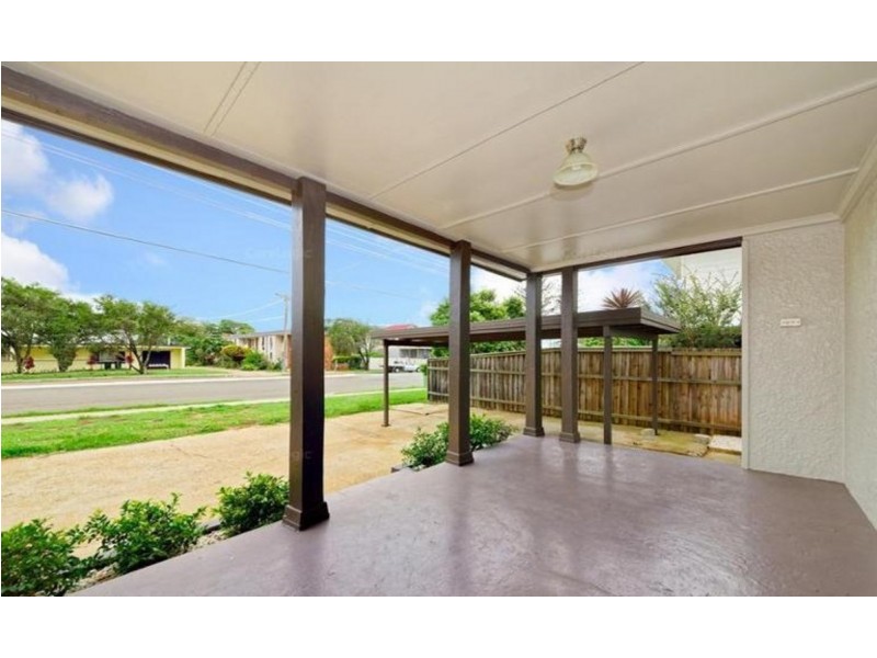 15 Griffith Road, Scarborough QLD 4020