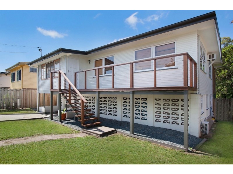 31 Long Street, Clontarf QLD 4019