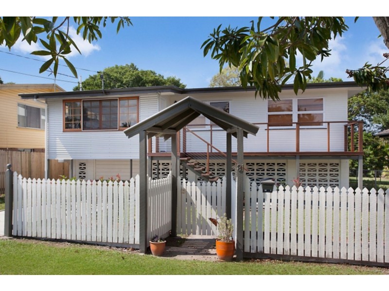 31 Long Street, Clontarf QLD 4019