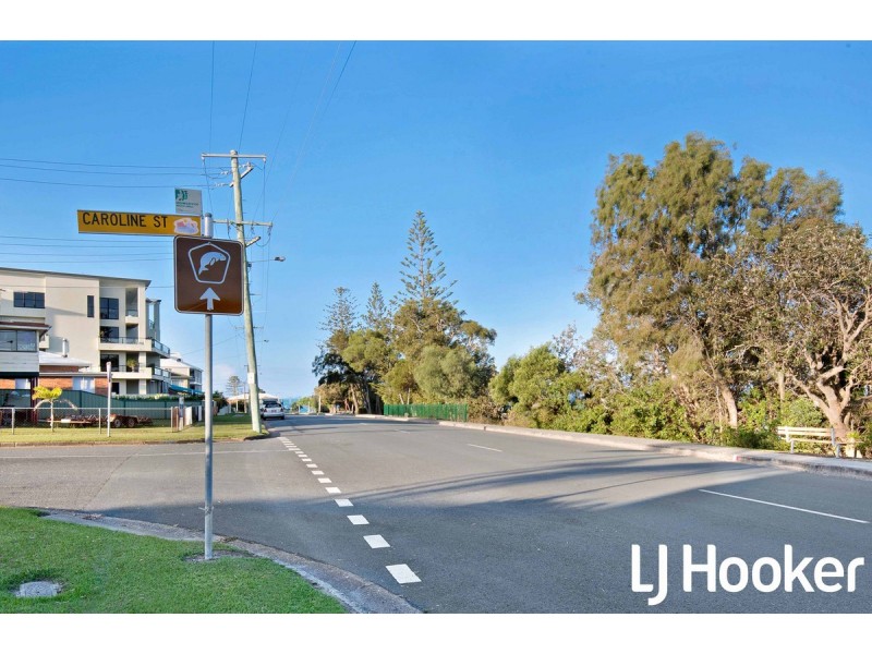 3/10 Caroline Street, Woody Point QLD 4019