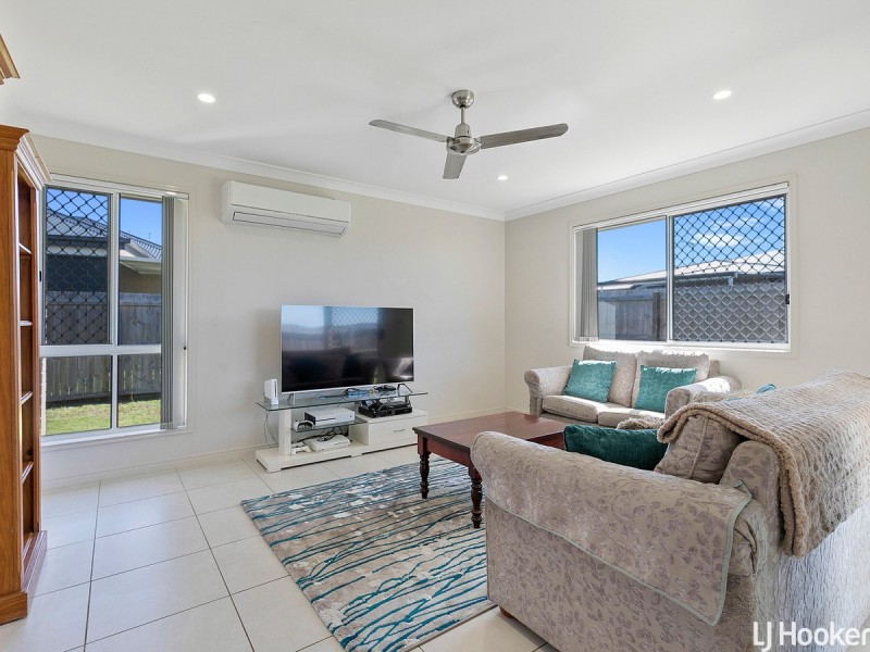 33 Bangalow Street, Morayfield QLD 4506