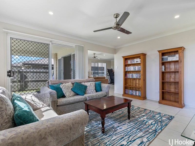 33 Bangalow Street, Morayfield QLD 4506