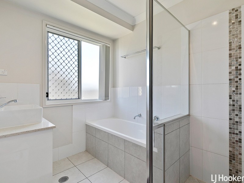 33 Bangalow Street, Morayfield QLD 4506