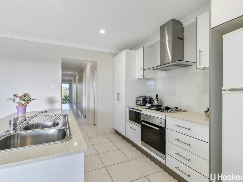 33 Bangalow Street, Morayfield QLD 4506