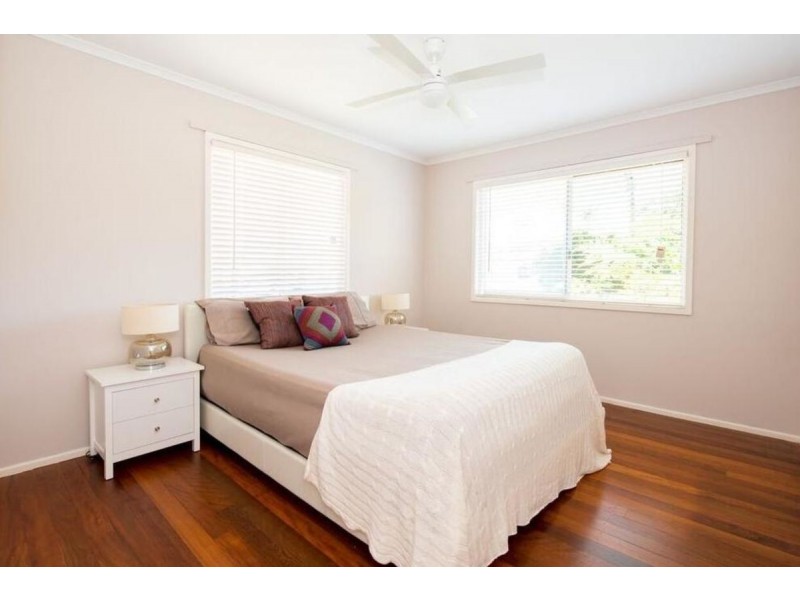 211 MacDonnell Road, Clontarf QLD 4019