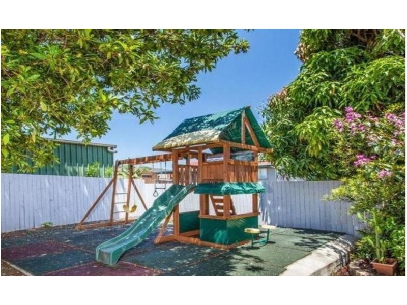 4 Windsor Street, Margate QLD 4019