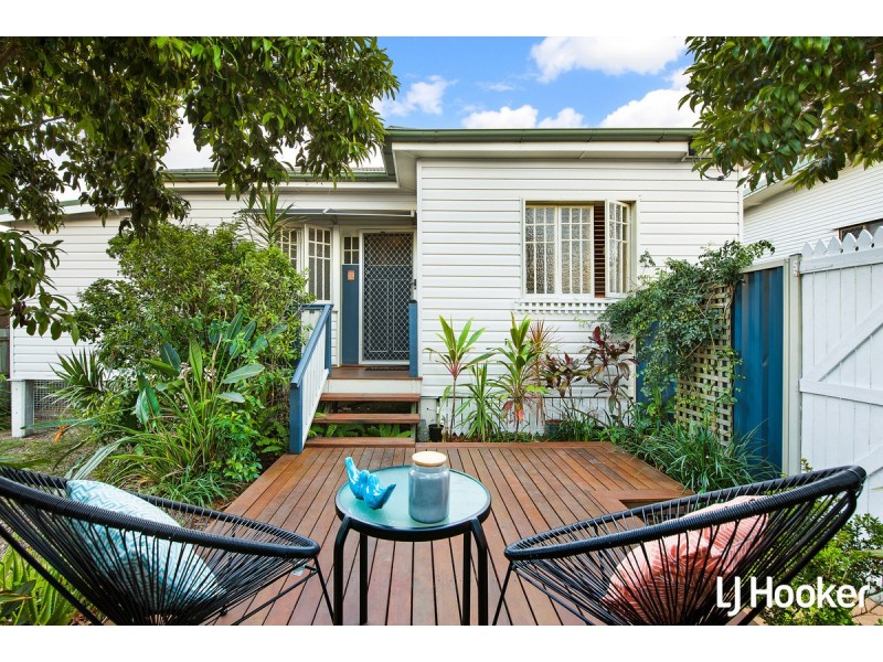 69 Elizabeth Avenue, Clontarf QLD 4019