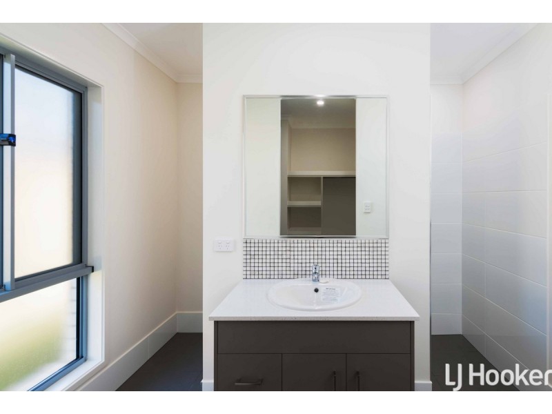 22 Morna Street, Newport QLD 4020