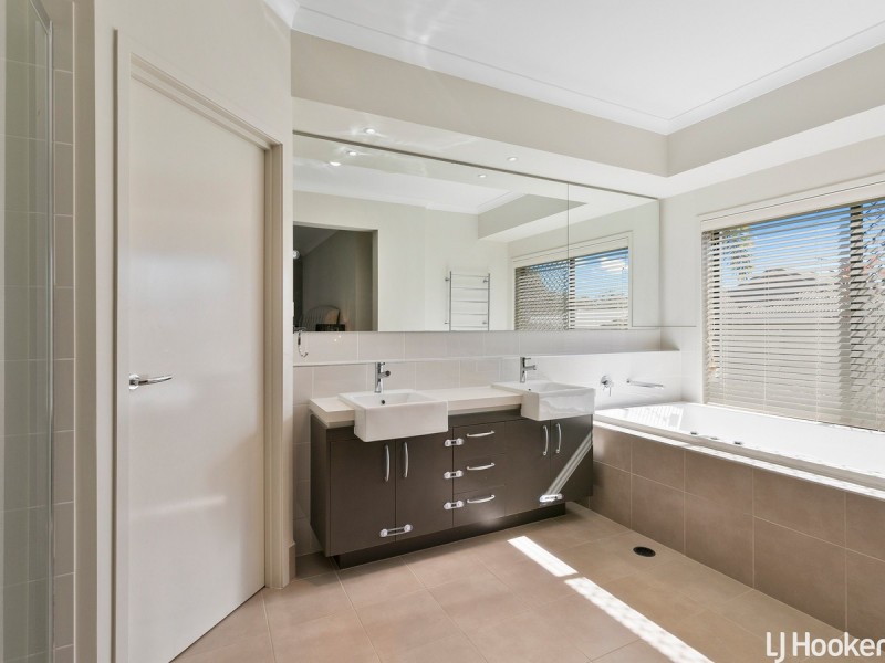 4 Wallaroo Circuit, North Lakes QLD 4509