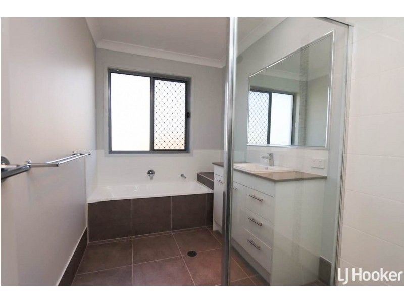 39 Morna Street, Newport QLD 4020