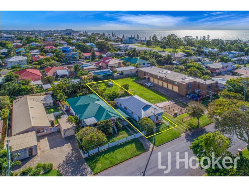 24 Arthur Street, Woody Point QLD 4019