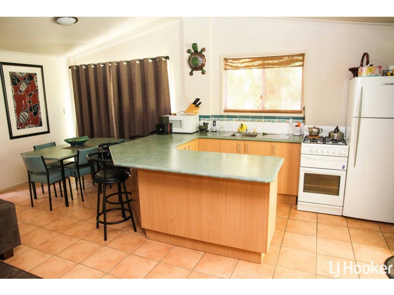 91 The Strand, Bulwer QLD 4025