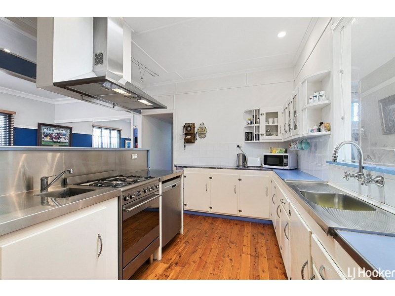 69 Fernlea Avenue, Scarborough QLD 4020