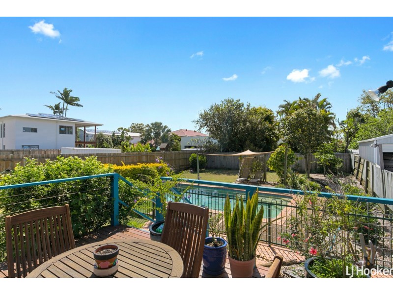 69 Fernlea Avenue, Scarborough QLD 4020