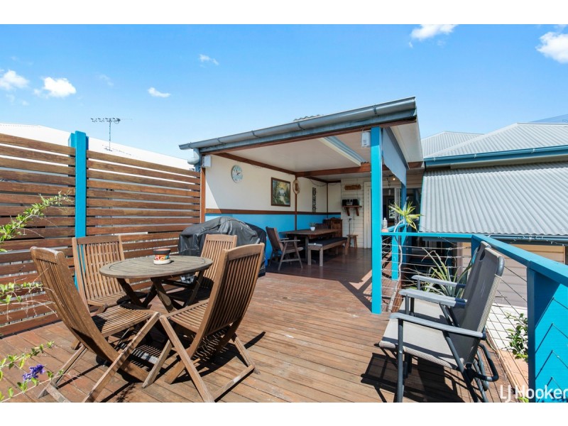 69 Fernlea Avenue, Scarborough QLD 4020