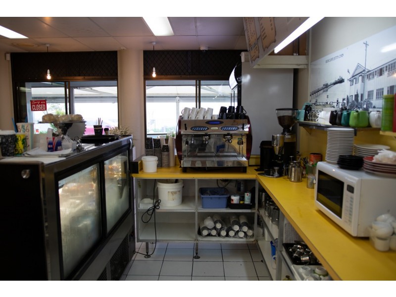 2/77 Redcliffe Parade, Redcliffe QLD 4020