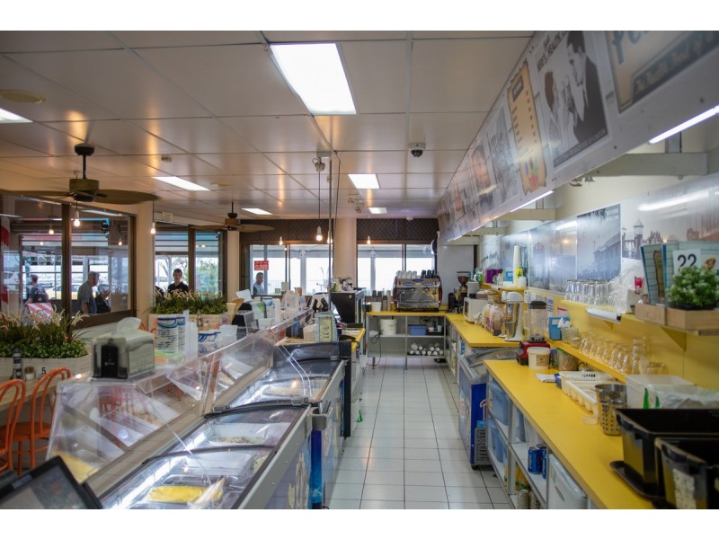 2/77 Redcliffe Parade, Redcliffe QLD 4020