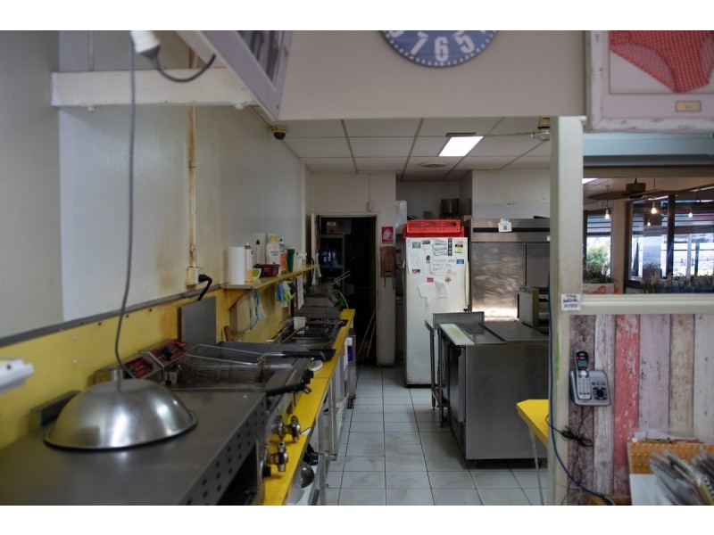 2/77 Redcliffe Parade, Redcliffe QLD 4020