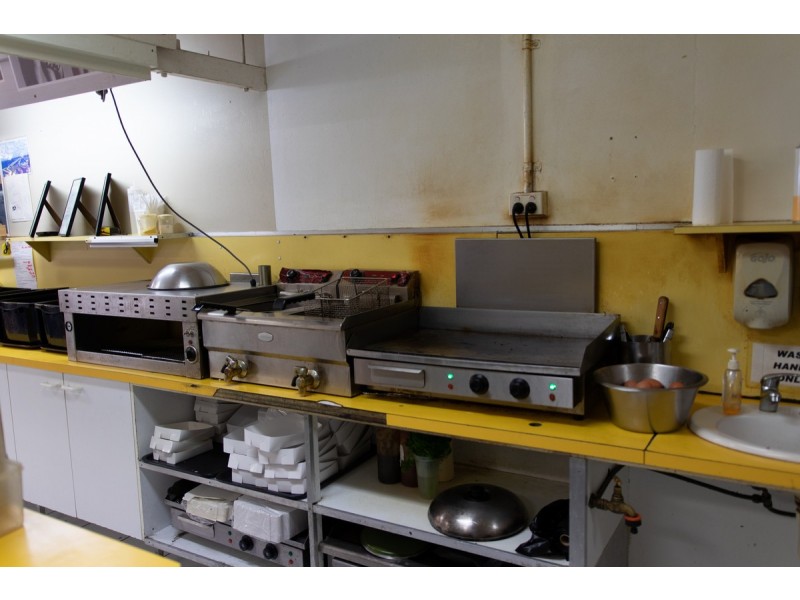 2/77 Redcliffe Parade, Redcliffe QLD 4020