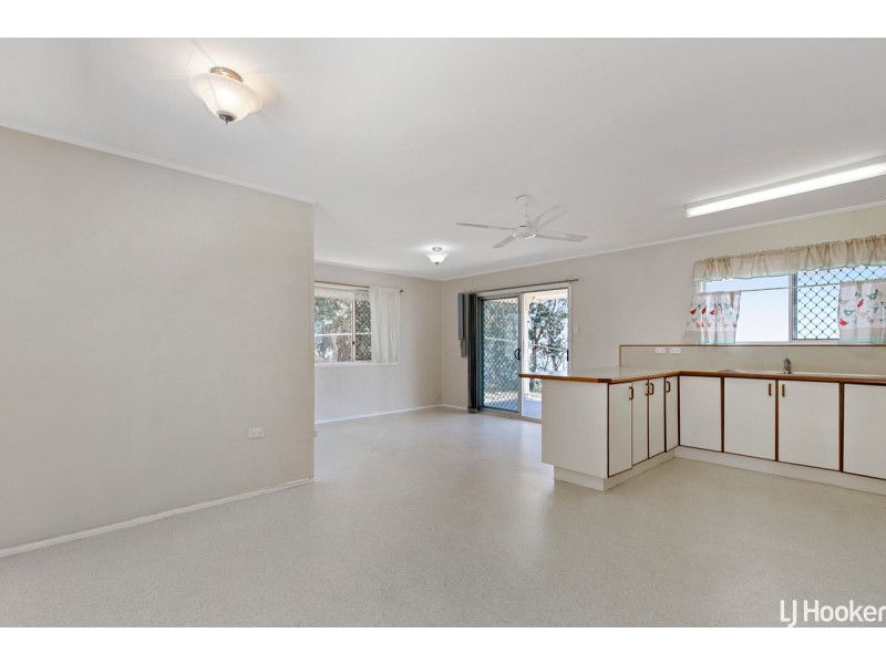 27 Biggs Avenue, Beachmere QLD 4510