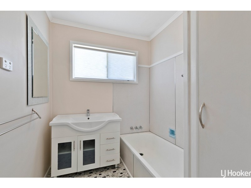 27 Biggs Avenue, Beachmere QLD 4510