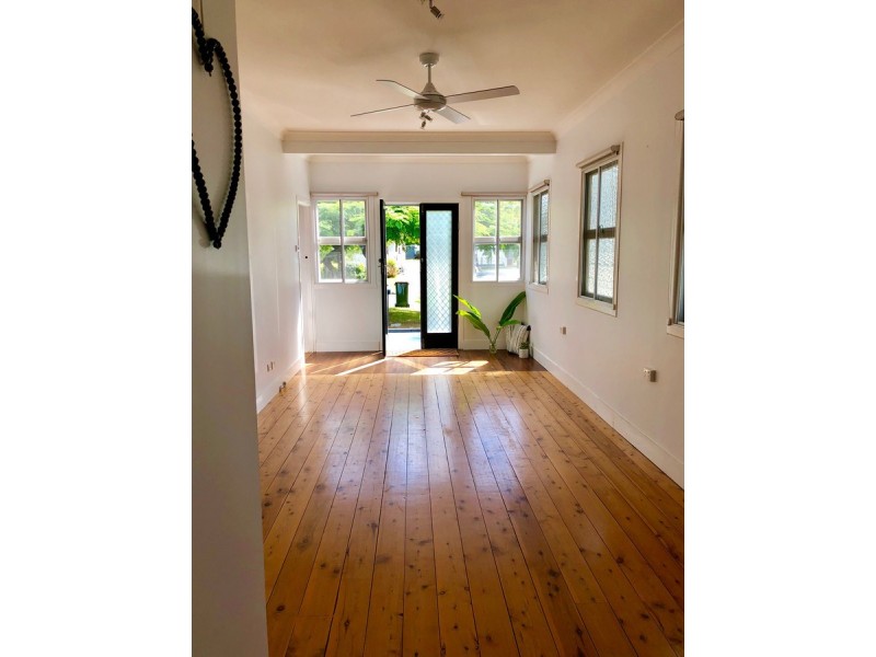 15 Westbrook Street, Woody Point QLD 4019