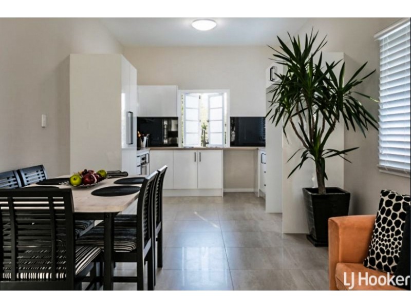 482 Oxley Avenue, Redcliffe QLD 4020