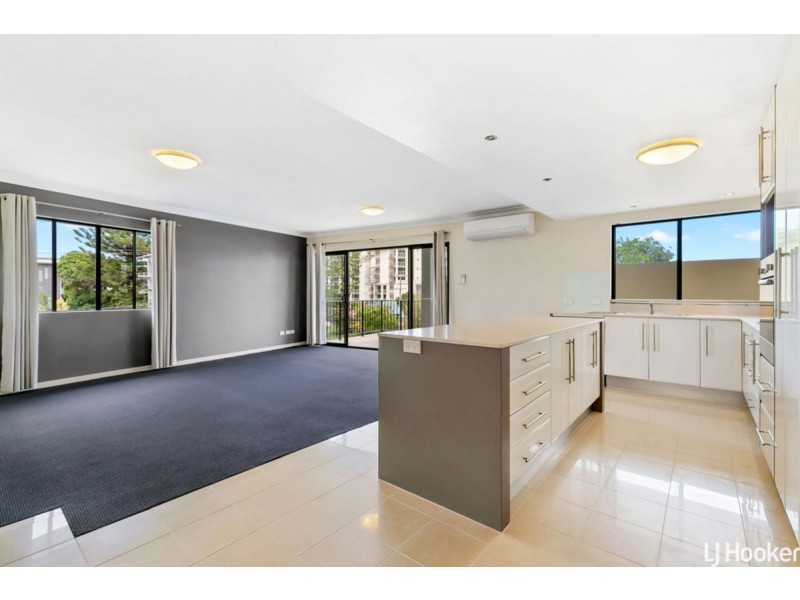 4/11 Dix Street, Redcliffe QLD 4020