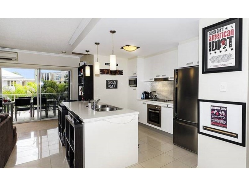 2/1-3 Sydney Street, Redcliffe QLD 4020