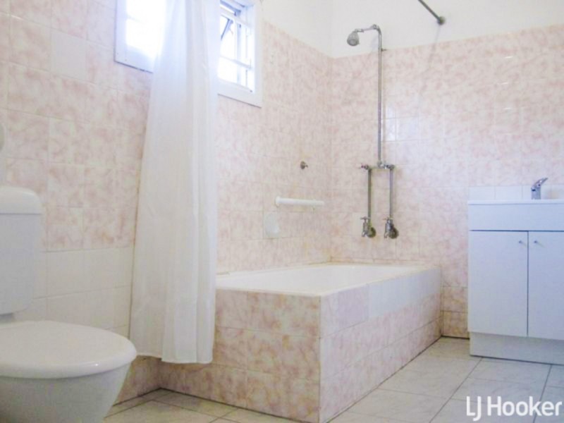 13 Davis Street, Redcliffe QLD 4020