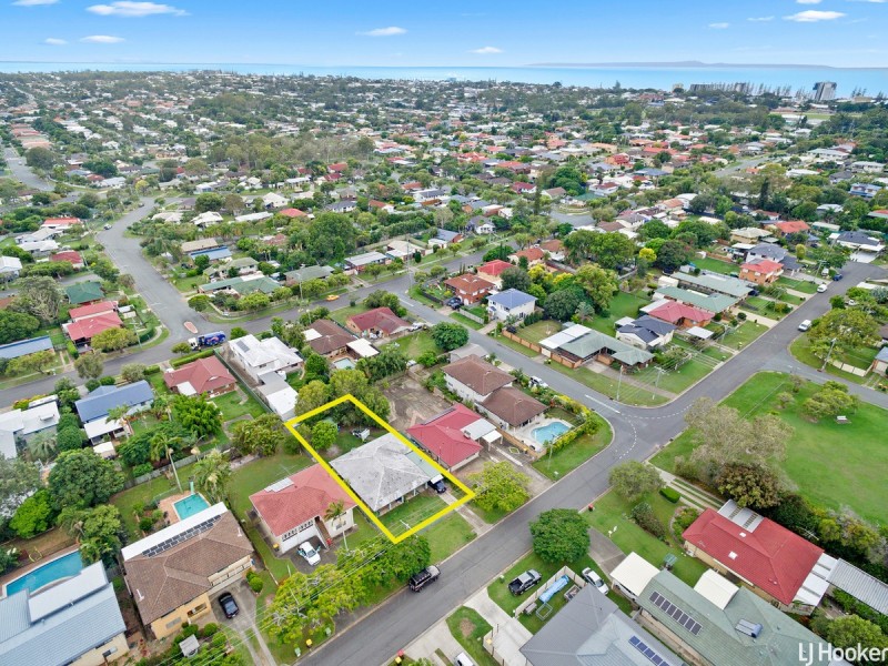 24 Aloomba Court, Redcliffe QLD 4020