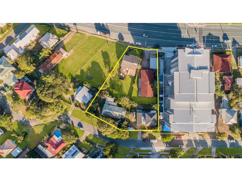 88 & 90 Hornibrook Esplanade, Clontarf QLD 4019