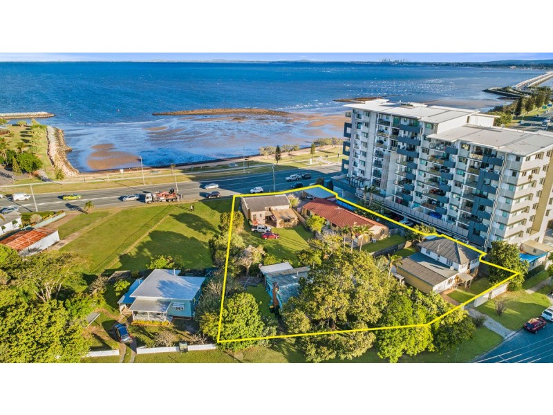 88 & 90 Hornibrook Esplanade, Clontarf QLD 4019
