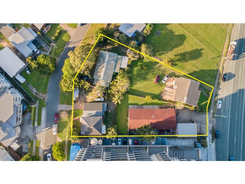 88 & 90 Hornibrook Esplanade, Clontarf QLD 4019