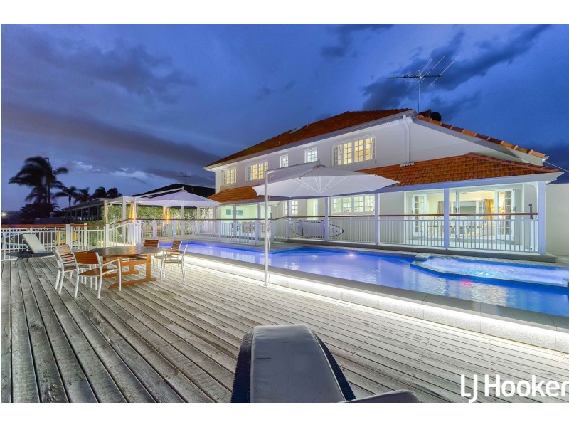 56 Australia Court, Newport QLD 4020