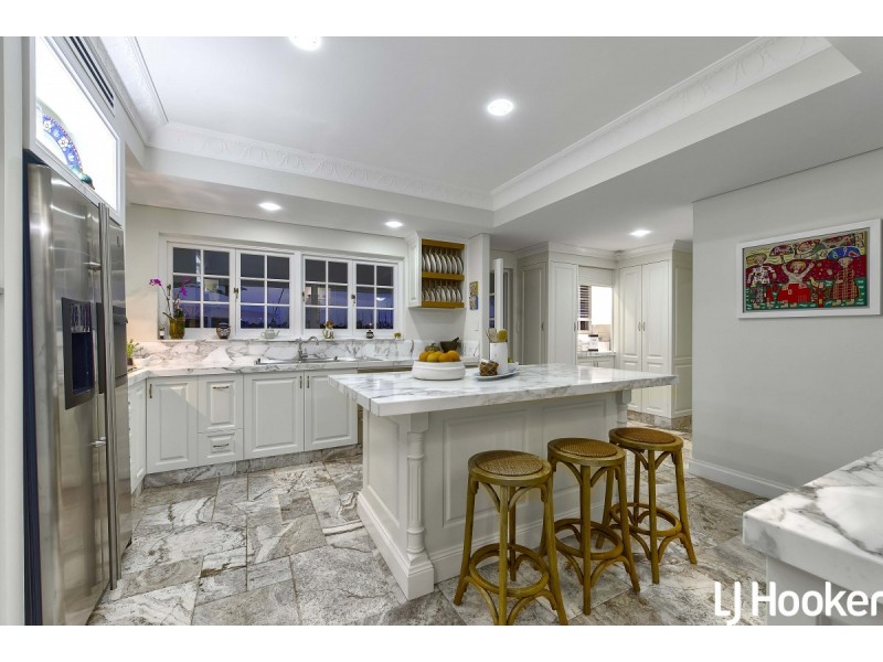 56 Australia Court, Newport QLD 4020