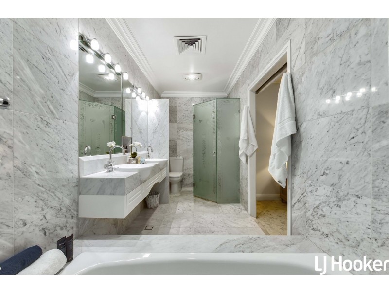 56 Australia Court, Newport QLD 4020