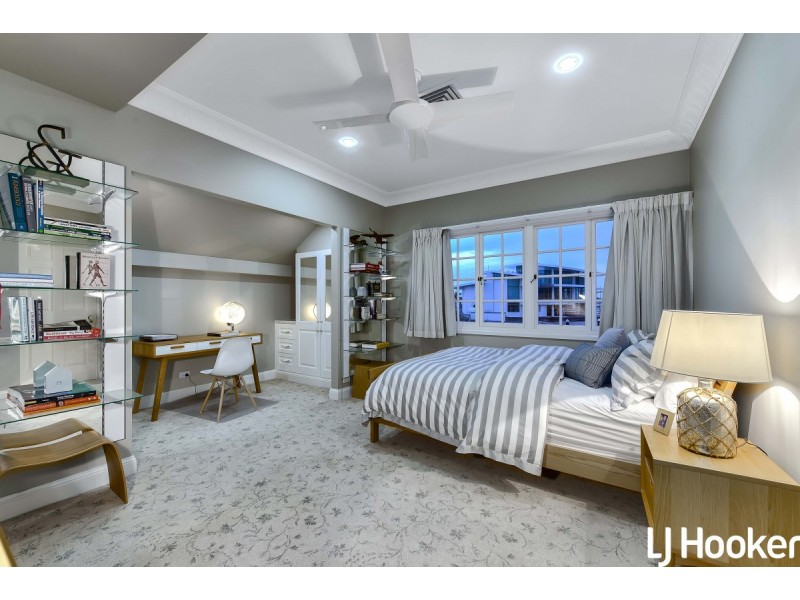 56 Australia Court, Newport QLD 4020