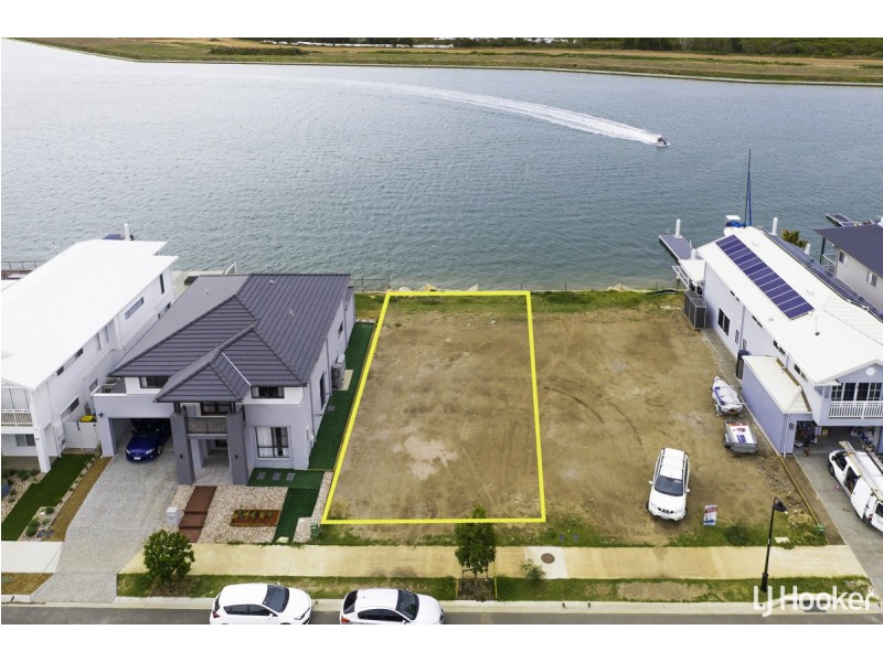 39 Quay Circuit, Newport QLD 4020