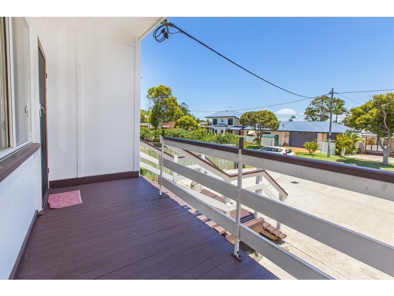 2/2 Short Street, Woody Point QLD 4019