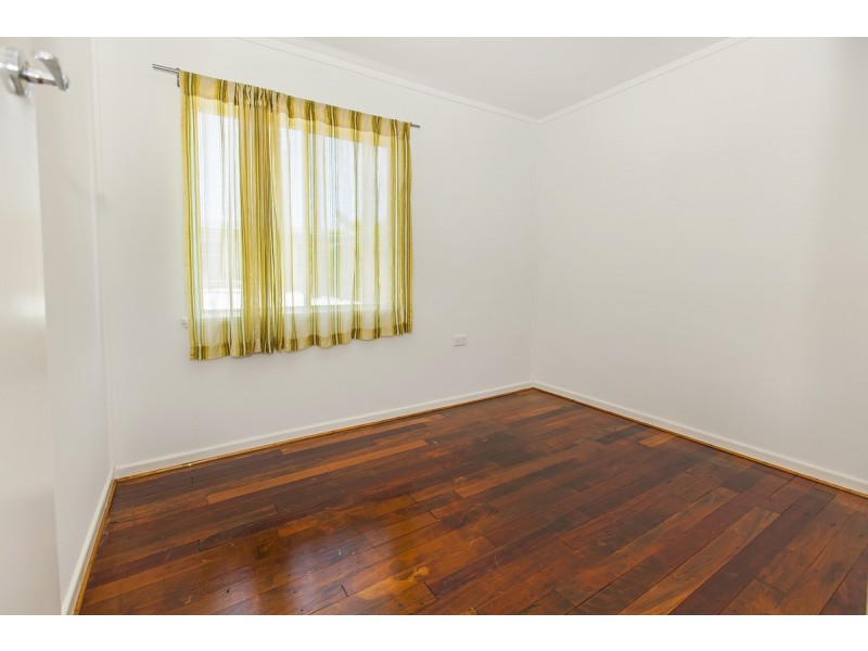 2/2 Short Street, Woody Point QLD 4019