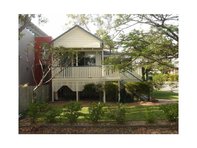 18 View Street, Woody Point QLD 4019