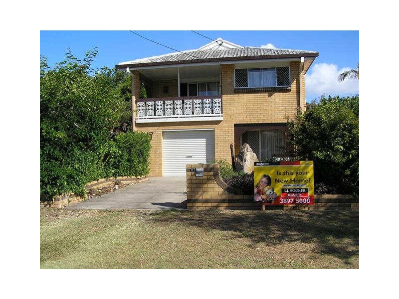 17 Thurecht Parade, Scarborough QLD 4020