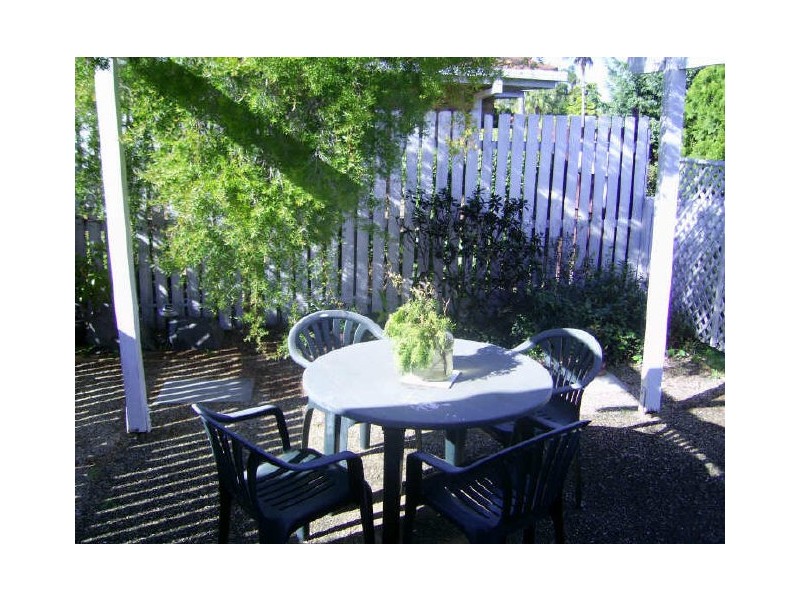 16 Newport Drive, Scarborough QLD 4020